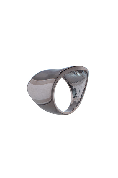 Γυναικείο δαχτυλίδι κορυφαίας ποιότητας από ασήμι 925 επιροδιωμένο σε μαύρο χρώμα.